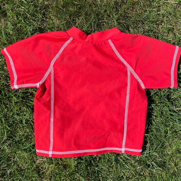 Unisex Red rashguard - Picture 2 of 3
